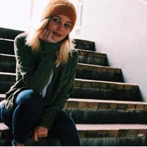 Meet your Posher, Maria